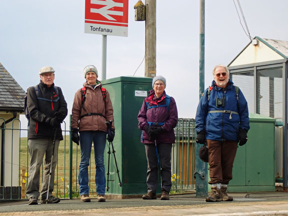 4. Tywyn - Tonfanau
23/03/25. Finally arriving at Tonfanau Station where we did an about turn and headed back to Tywyn to join the remainder of the group for refreshments.
Keywords: Mar25 Thursday Dafydd Williams Jean Norton