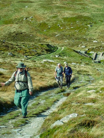 8.Talybont/Conway Valley - Dulyn & Melynllyn Reservoirs
8/10/23.  Leaving Llyn Melynllyn behind we start on the track back along Clogwyn Maldy.
Keywords: Oct23 Sunday Eryl Thomas