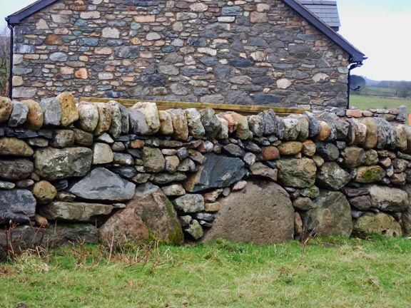 5. Graig y Garn & Tryweryn Trail
1/12/24. Lovely stonework in the wall and the renovated house.
Keywords: Dec24 Sunday Adrian Thomas