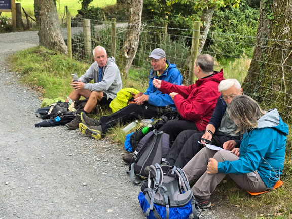 5. Llanystumdwy Circuit
7/9/25. Panad time on Lôn Goed between the farms of Chwilog Bach and Cefn Coed.
Keywords: Sep25 Sunday Kath Spencer