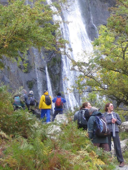 2.Beras & Moel Wnion
18/10/09. At the falls. A brief break.
Keywords: Oct09 Sunday Alan Evans