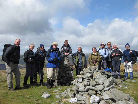 4.Tarren Hills
The summit. Tarrenhendre (634m). Don't we look fresh. Just the killer peak, Tarren y Gesail (667m), to do.
Keywords: May09 Sunday Gareth