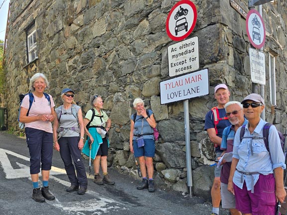 7. Dolgellau - Llyn Gwernan
9/8/26. A street name caught our attention.. It did not seem to house any persons of ill repute.
Keywords: Aug26 Sunday Hugh Evans