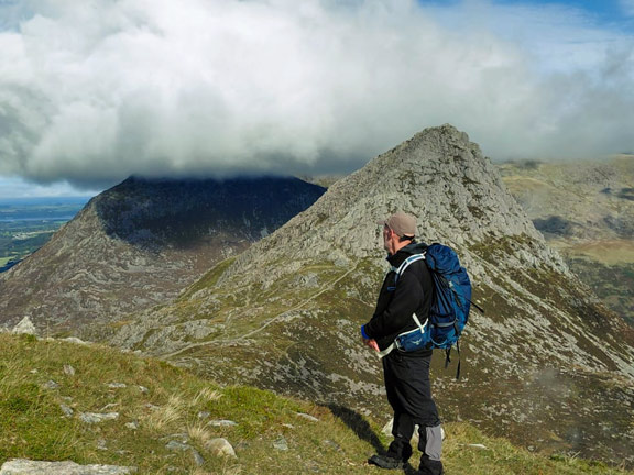 7. The Glyders Red Dot Route
4/10/26. Starting on the descent of the Miners' Track. Fanastic views over Tryfan and behind Tryfan is Pen-yr-Ole Wen (left) and Carnedd Dafydd (right). Photo: Katy Duplock.
Keywords: Oct26 Sunday Selina Thomas
